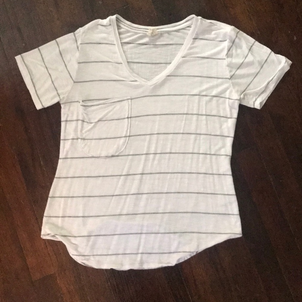 Front pocket tee